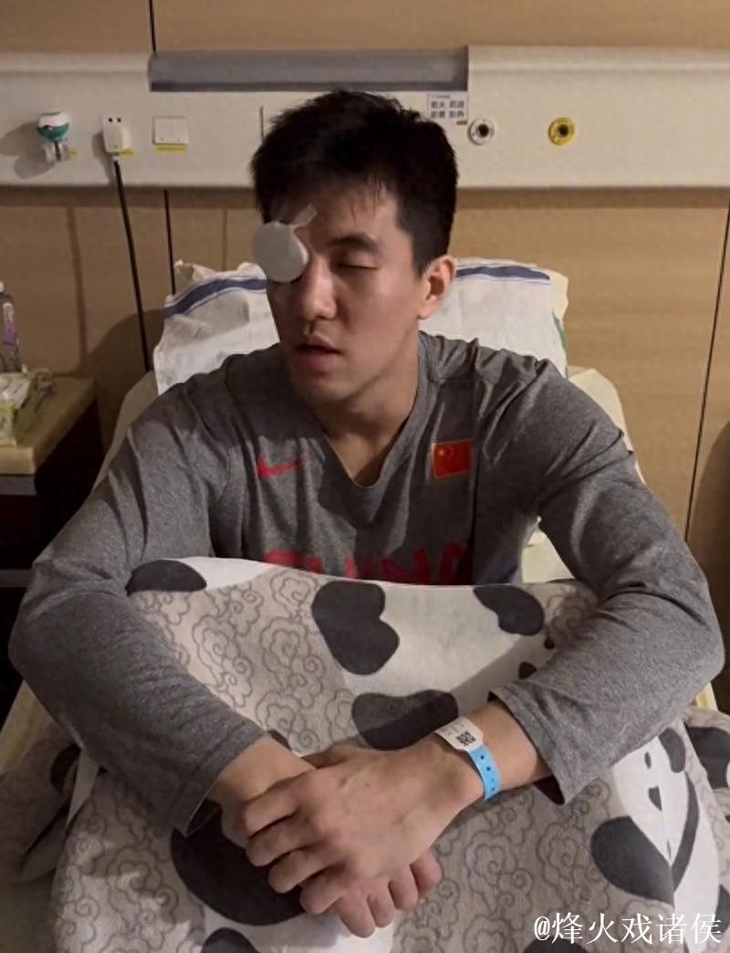 郭艾伦谈伤情:第一次拉伤没当回事 复出着急了 郭艾伦谈伤情:第一次拉伤没当回事 复出着急了